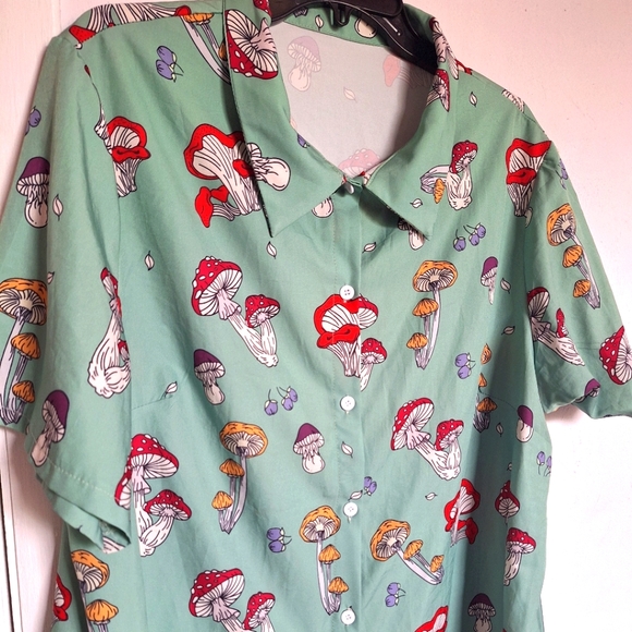 ROMWE 2XL MUSHROOM PRINT 🍄 MINT GREEN BUTTON DOWN SHIRT - Picture 5 of 9
